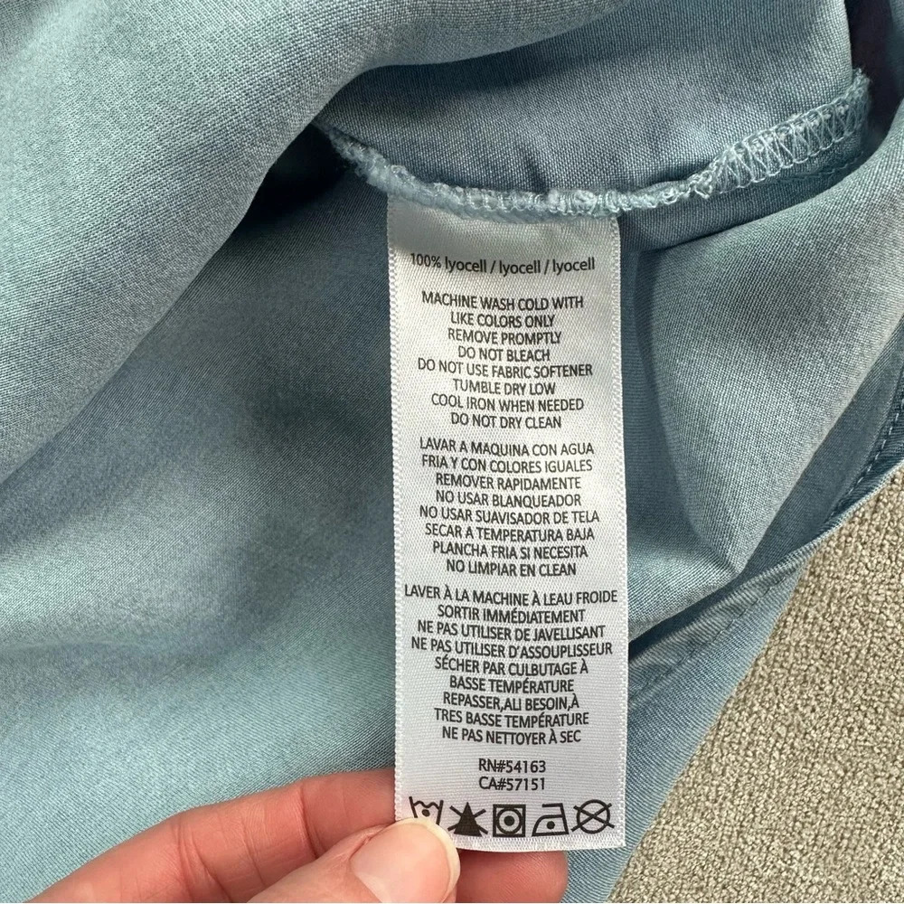 Calvin Klein Cap Sleeve Button Down. Size Large. - Picture 5 of 7